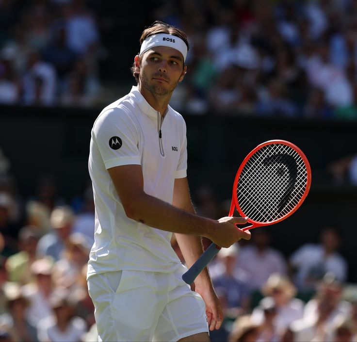 Sinner defeats Alcaraz