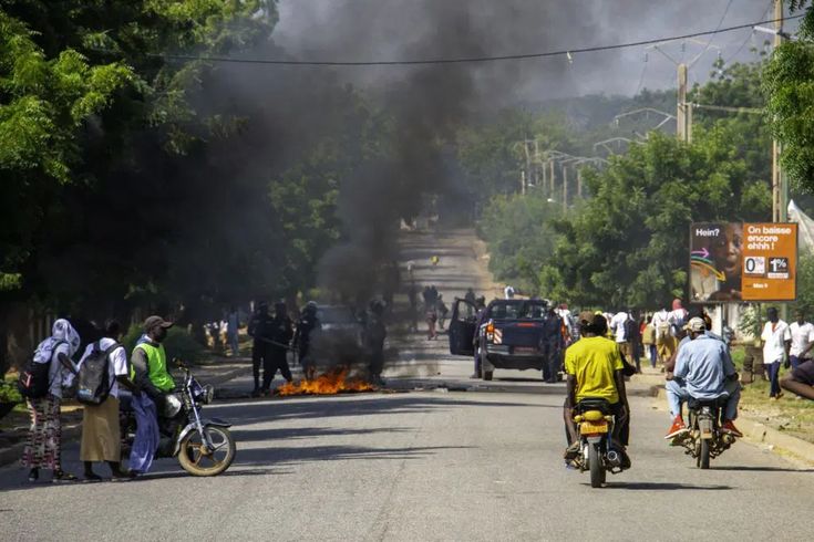 Cameroon opposition crisis