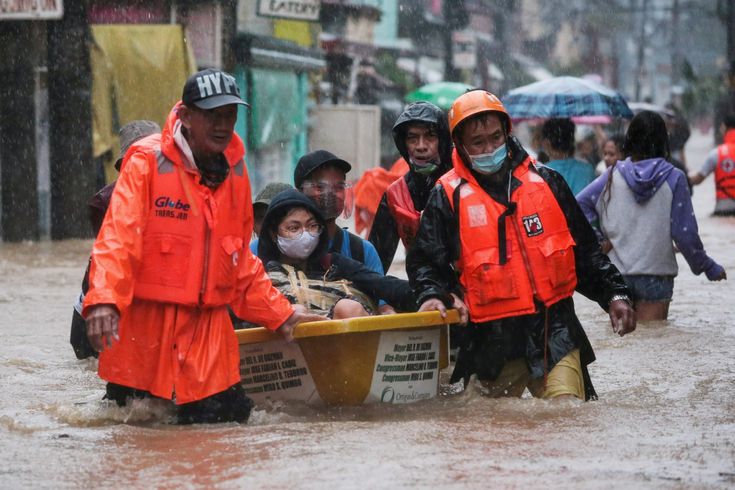 Typhoon Kalmaegi Flooding Kills More Than 40 in the Philippines