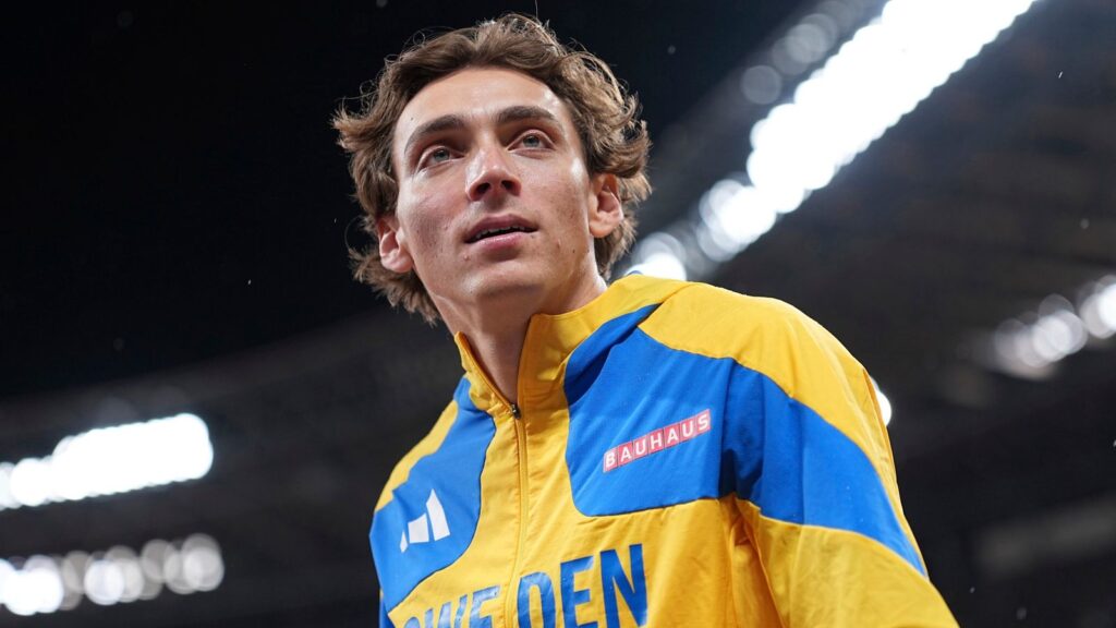 Armand Duplantis breaks pole vault world record